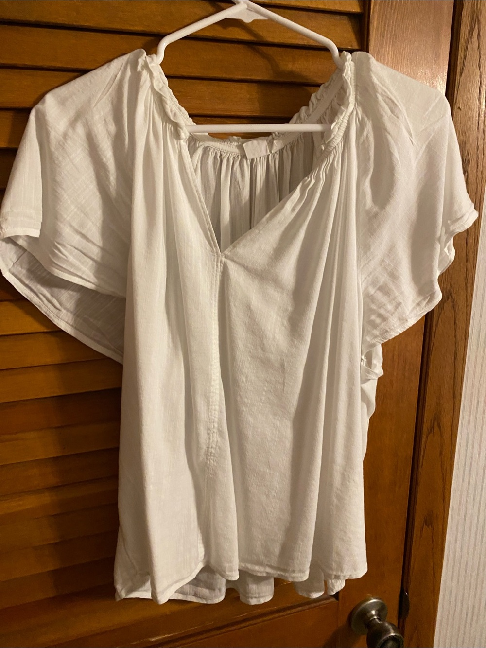 GAP White Gauze V-Neck Flutter Sleeve Blouse